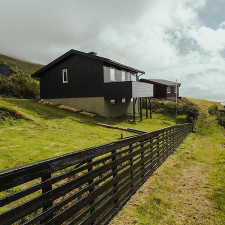 Cozy 2-Bedroom House With A Fantastic View Leynar Exterior foto